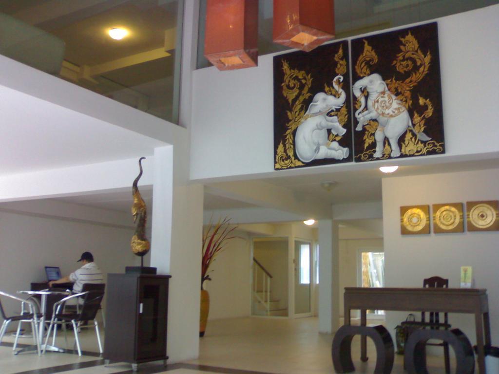 The Boss'S Place Sathorn Bangkok Luaran gambar